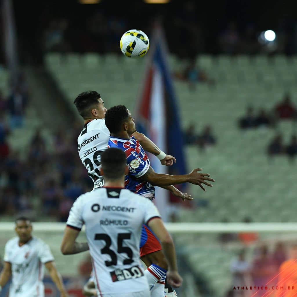 Fortaleza domina a partida, mas acaba empatando com Athletico-PR