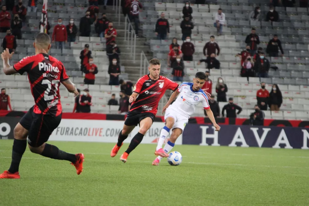 Bahia x Athletico Paranaense: onde assistir ao vivo, horário e escalações