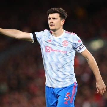 Manchester United rejeita troca de Harry Maguire por Frankie de jong do Barcelona