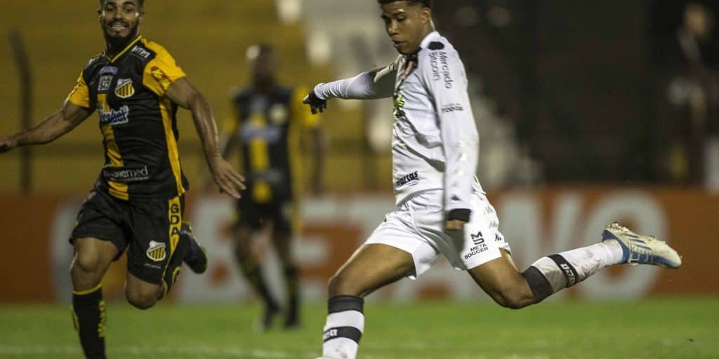 Barcelona faz proposta milionária por volante do Vasco