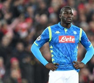 Kalidou Koulibaly aceita proposta do Chelsea e ingleses vão se resolver com o Napoli