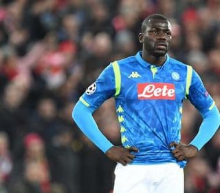 Kalidou Koulibaly aceita proposta do Chelsea e ingleses vão se resolver com o Napoli