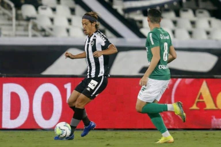 Neste domingo (10), Cuiabá e Botafogo jogarão pela 16ª rodada do Brasileirão Série A, na Arena Pantanal, em Cuiabá. As equipes, no entanto, vivem momentos distintos na tabela, e buscam vencer para afastar a instabilidade. Portanto, confira onde assistir Cuiabá x Botafogo