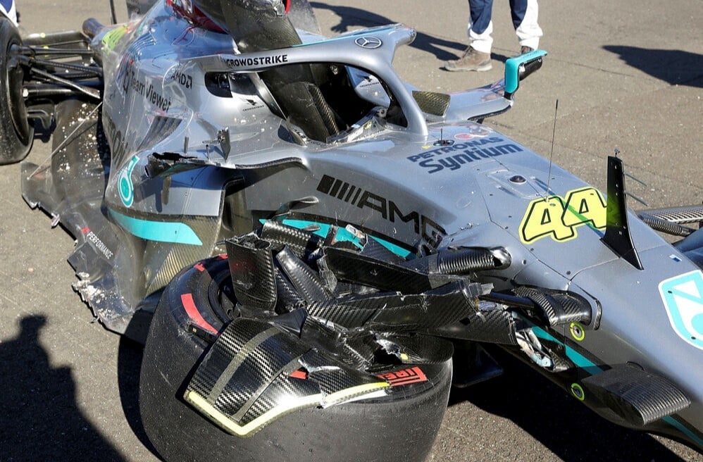 Após acidentes, Mercedes correu contra o tempo para ajustar os carros