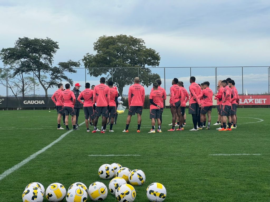 Estevão testa positivo para covid-19 e desfalca Internacional contra o América-MG