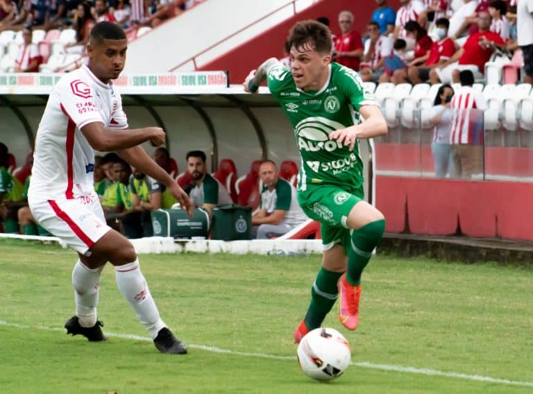 Chapecoense vence Náutico