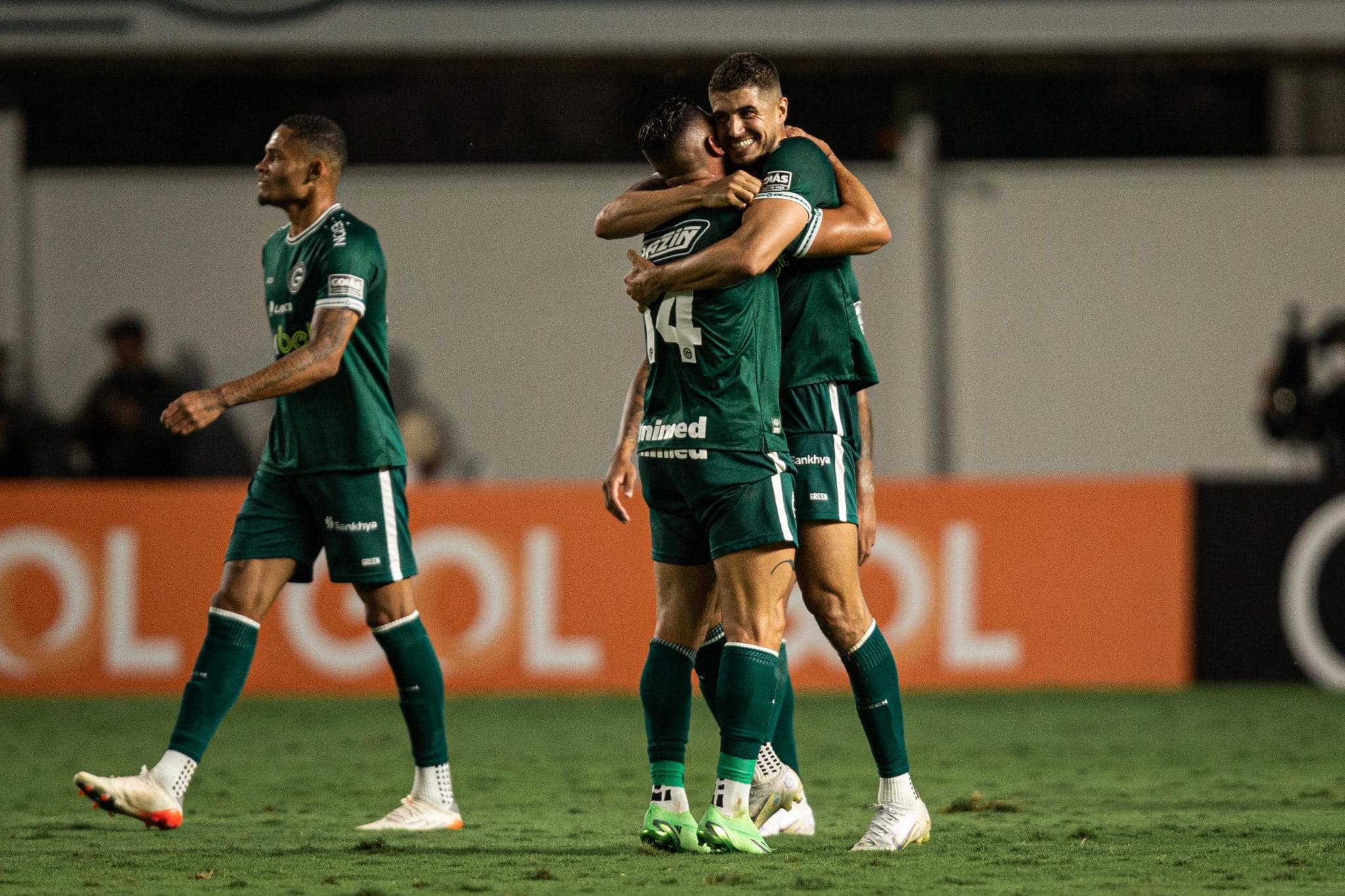 Goiás vence o Coritiba - Confira os melhores momentos