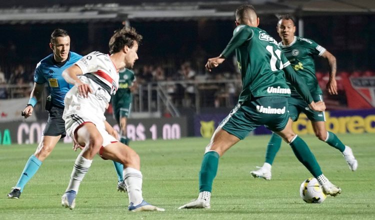 palpite para atl茅tico goianiense e corinthians