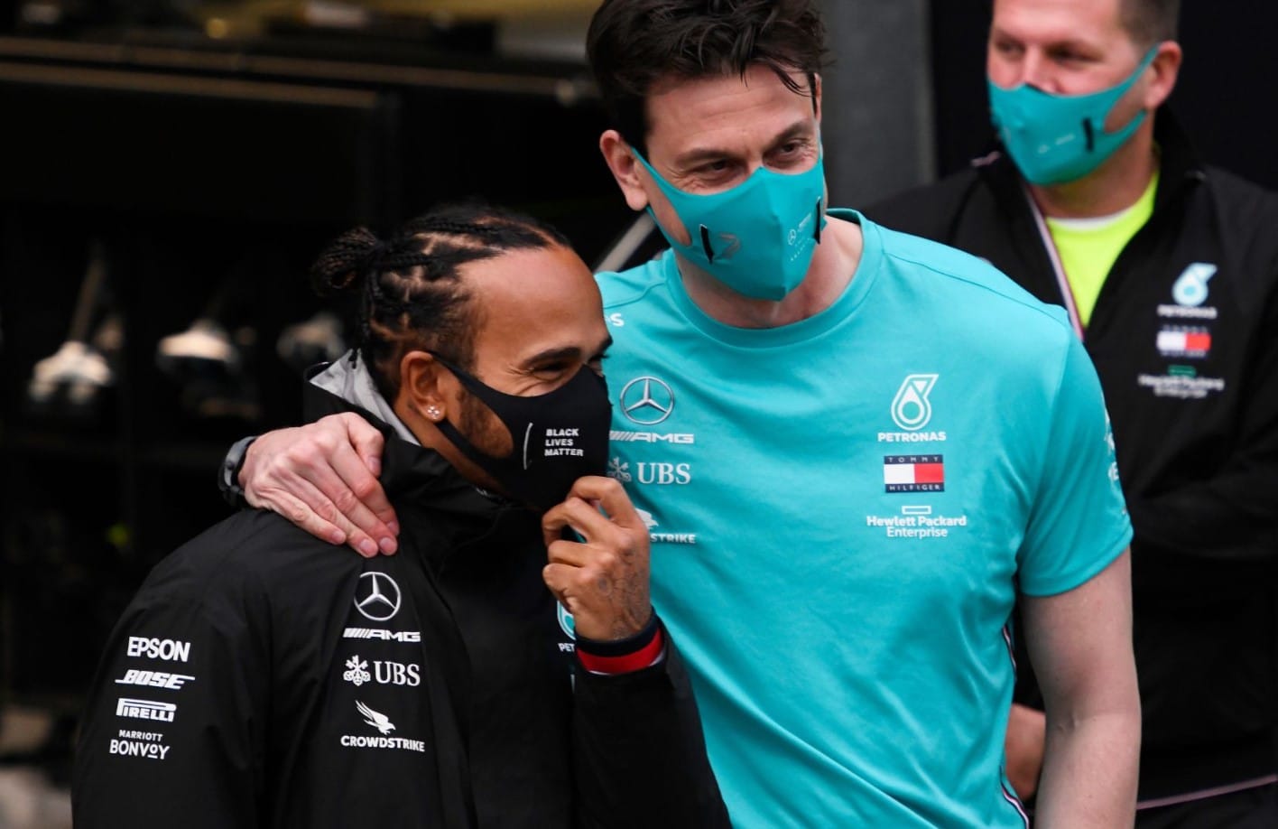 Hamilton deve renovar com a Mercedes 2022