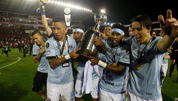 Brusque negocia com atacante campeão da Libertadores em 2017