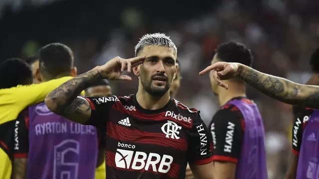 Flamengo vence Atlético-MG e se classifica; veja os melhores momentos