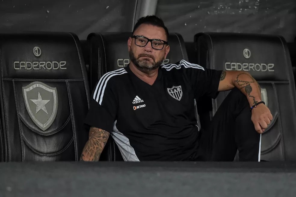 Caiu, Truco não é mais treinador do Atlético-MG