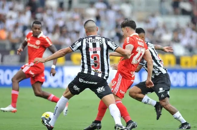 Internacional x Atlético-MG: onde assistir ao vivo, horário e escalação