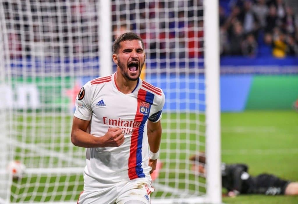 Real Betis inclui jogador na proposta por Houssem Aouar, do Lyon