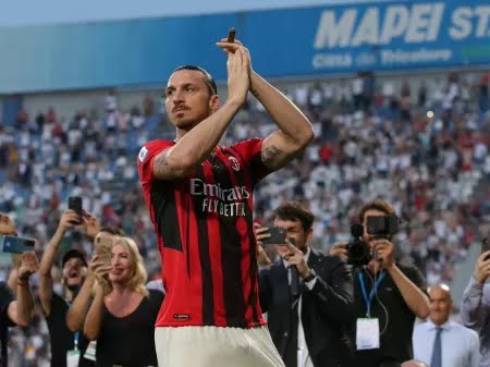 Milan anuncia renovação de Ibrahimović por mais uma temporada