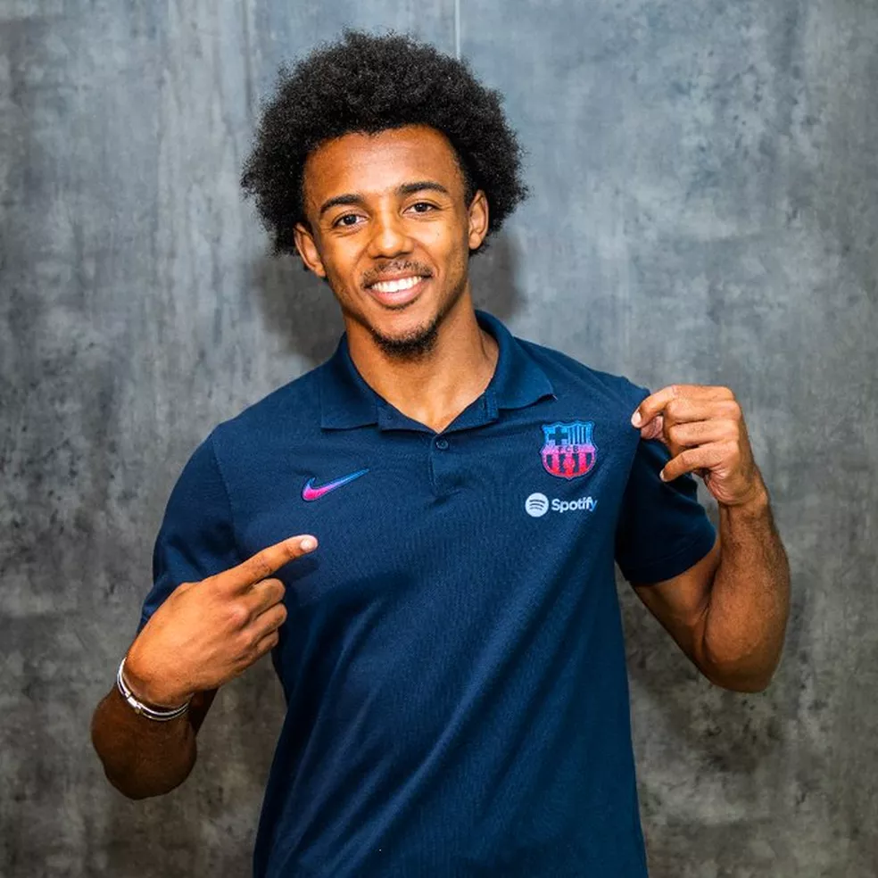 Barcelona anuncia novo zagueiro, Jules Koudé