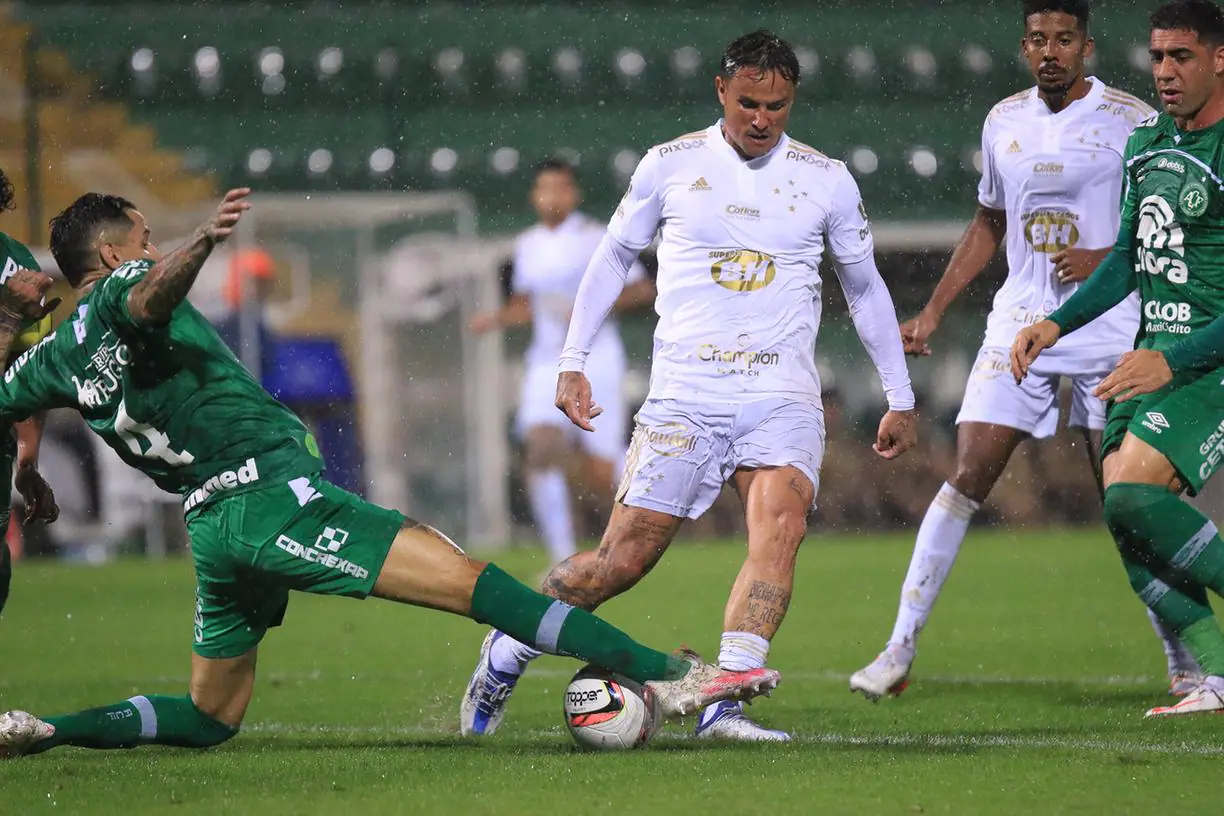Cruzeiro x Chapecoense: onde assistir ao vivo, horário e escalação Foto: Staff_images