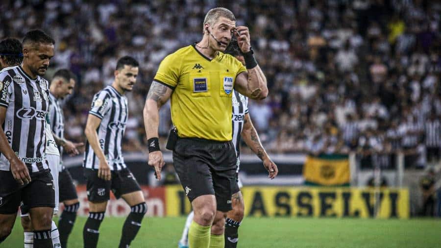 CBF divulga áudios do VAR de lances polêmicos da vitória do Palmeiras contra o Ceará