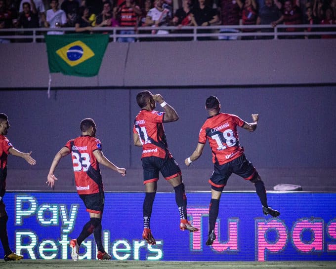 Atlético Goianiense atropela Nacional na Sul-americana - Confira os melhores momentos