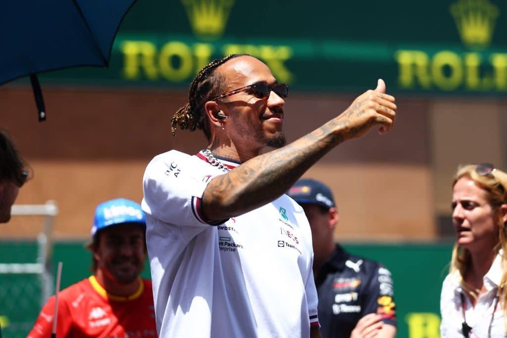 Hamilton desmente aposentadoria