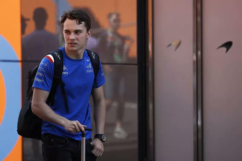 Oscar Piastri desmente acerto com Alpine