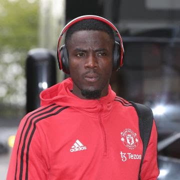 Eric Bailly se despede do Manchester United rumo ao Olympique de Marselha