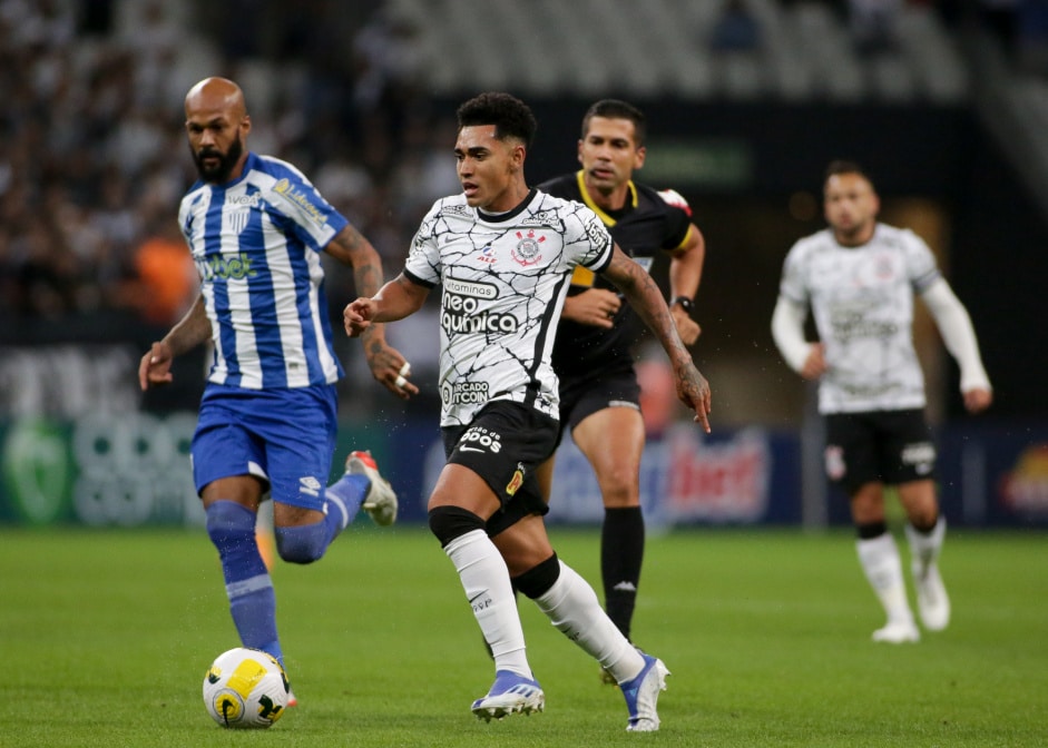 Avaí x Corinthians: onde assistir ao vivo, horário e escalações