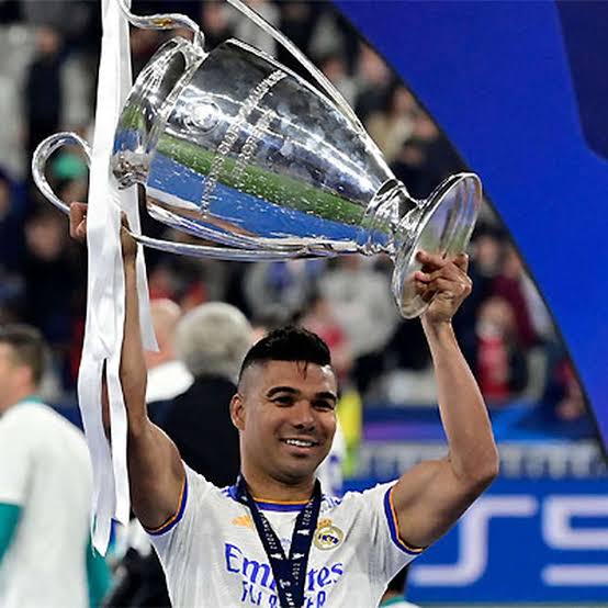 Diretoria do Manchester United mira contratação de Casemiro