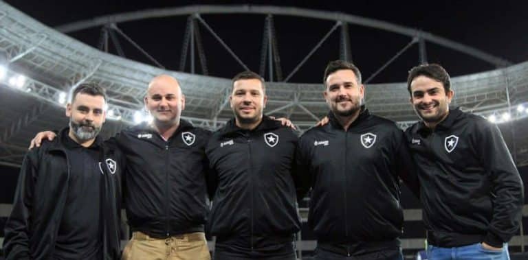 Em busca de expandir o seu plantel, e se reforçar para a próxima temporada, o Botafogo vêm continuando a expandir seu mercado para países do exterior, como foi o caso de Gabriel Pires, Tiquinho Soares, entre outros, que vieram de fora do Brasil.