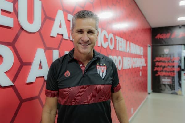 Jorginho deve ser o novo técnico do Vasco