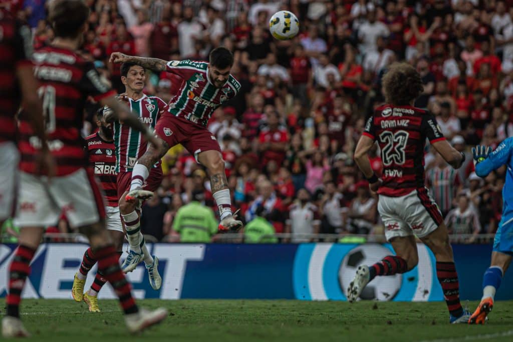 Fluminense mantém soberania em Fla-Flus com vitória no Maracanã