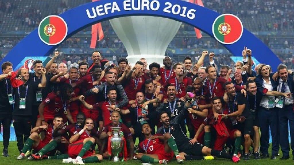 Integrante do ciclo português se aposenta antes da Copa do Mundo