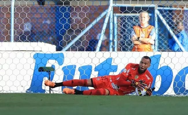 Atlético-MG perde e Everson dispara: "Voltar a vencer"