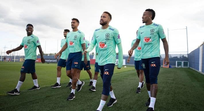 Craque do Brasil se machuca e assusta em treino da Seleção Brasileira