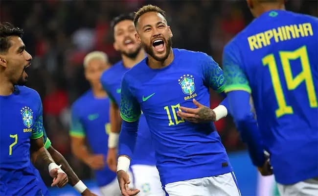 Neymar se diz ser perseguido em campo: “Não consigo entender”