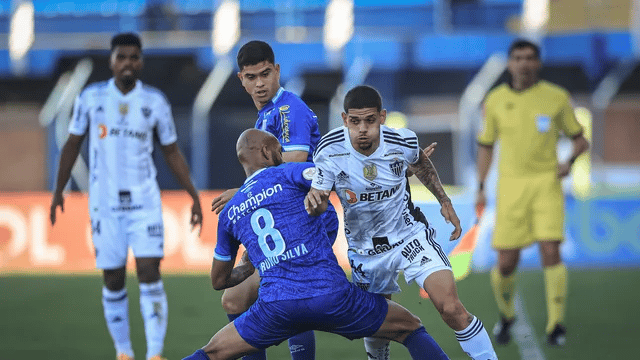 Avaí vence Atlético-MG
