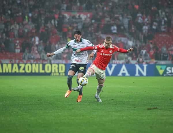 Coritiba x Internacional: onde assistir ao vivo, horário e escalações