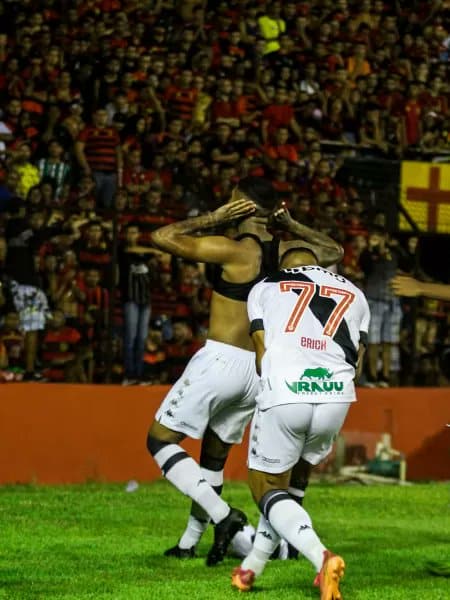 Vasco tem dois jogadores punidos após confusão na Ilha do Retiro