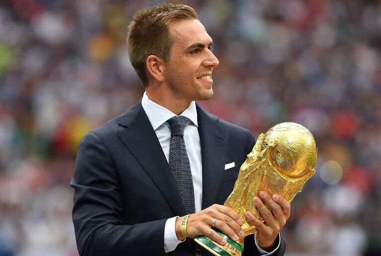Philipp Lahm critica a realização da Copa do Mundo no Catar