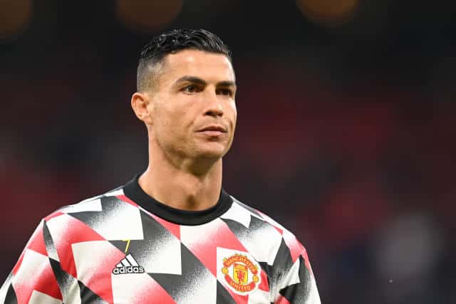 Cristiano Ronaldo permanece no banco em goleada e técnico explica o motivo