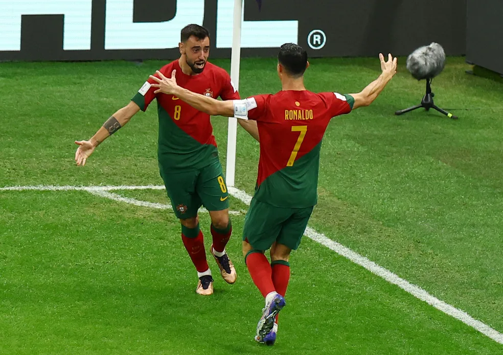 Quem fez o primeiro gol de Portugal contra o Uruguai?