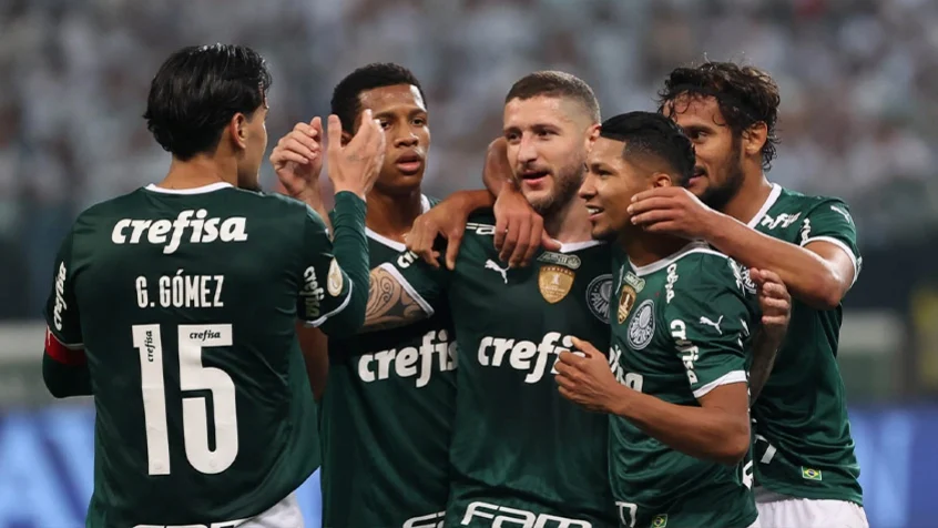 Abel Ferreira destaca qualidade do time e elogia camisa 10 do Palmeiras