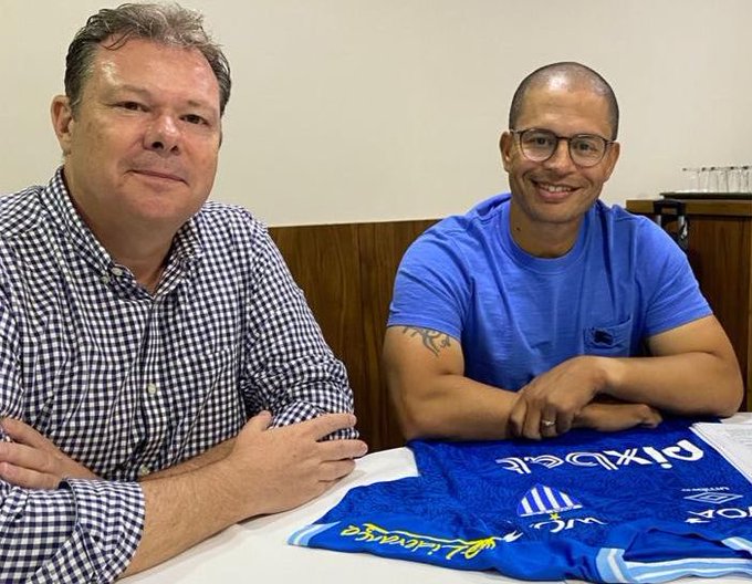 Alex é o novo treinador do Avaí