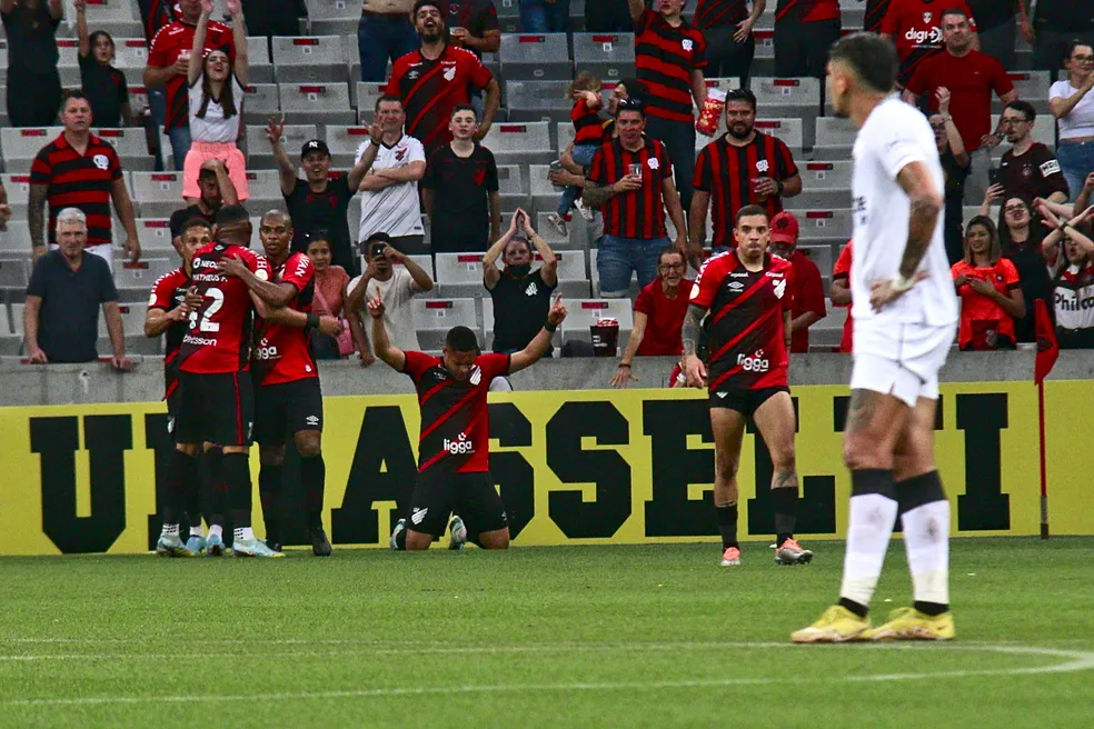 Athletico-PR vence Botafogo: confira os melhores momentos