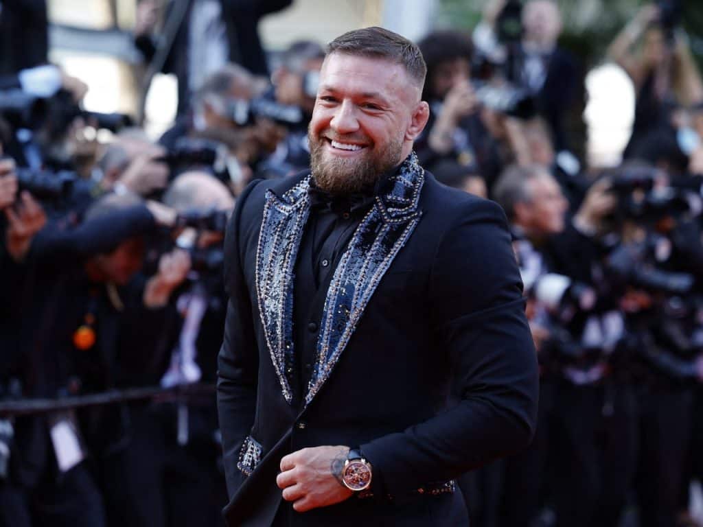 Conor McGregor revela interesse em comprar gigante europeu