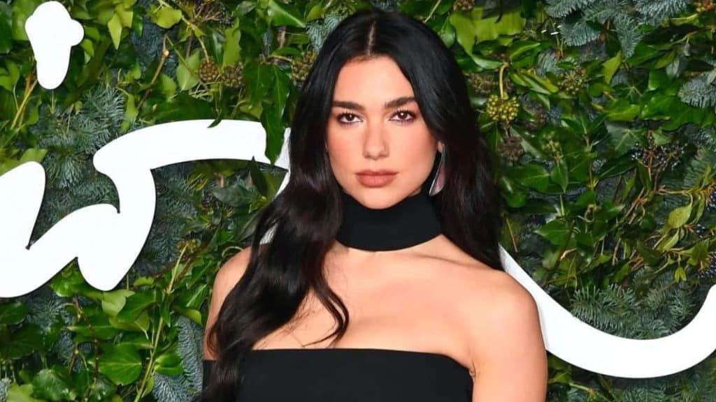 Dua Lipa condiciona apresentação na Copa do Mundo à cumprimento dos direitos humanos