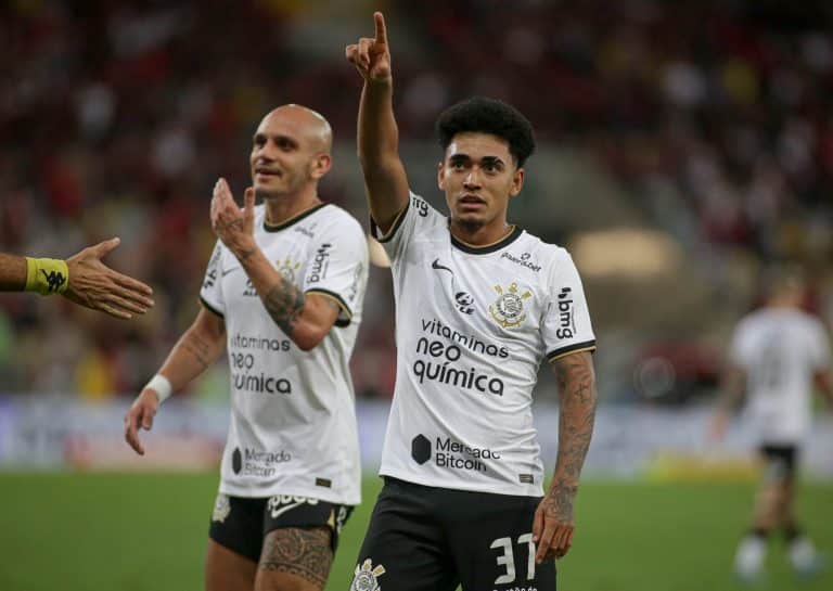 Corinthians vence o Flamengo fora de casa – veja os melhores momentos