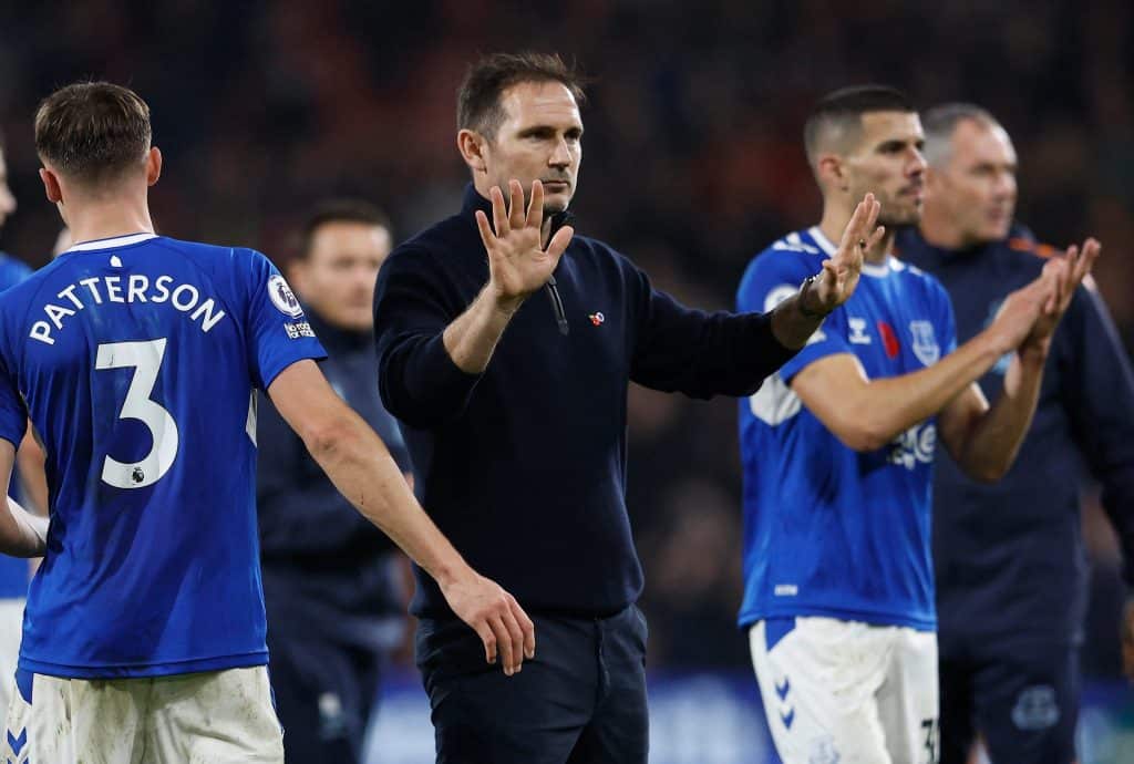 Repercutiu: Lampard retira jogadores do Everton de campo