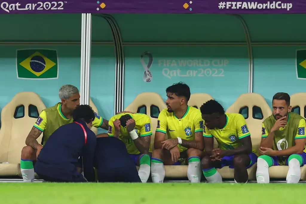 Lesão de Neymar preocupa e deixa o atacante fora da primeira fase da Copa