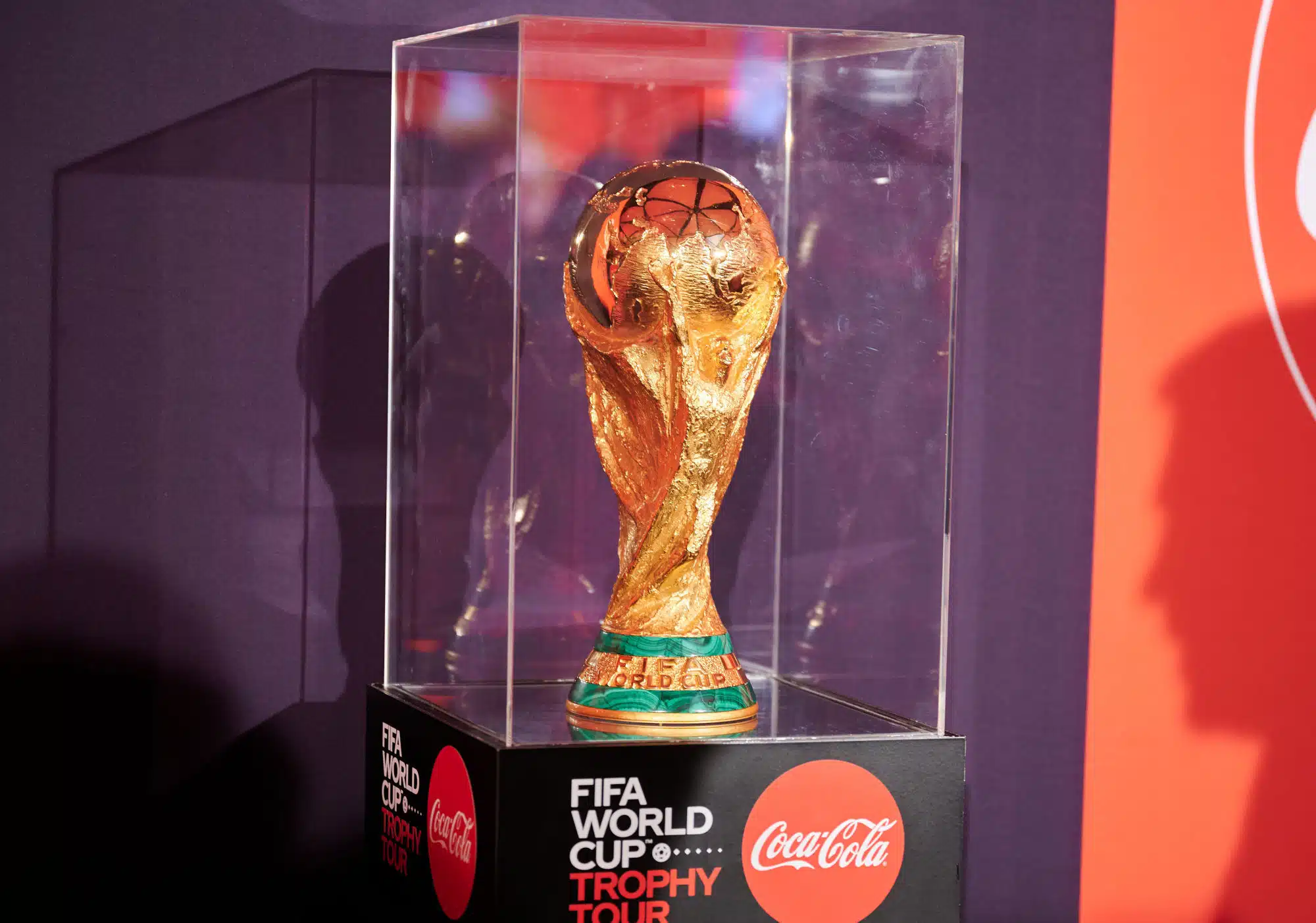 O Trófeu da Copa do Mundo foi exposto na "Noite do Troféu" como parte do FIFA Tour do Trófeu da Copa do Mundo em 2022 patrocinado pela Coca-Cola